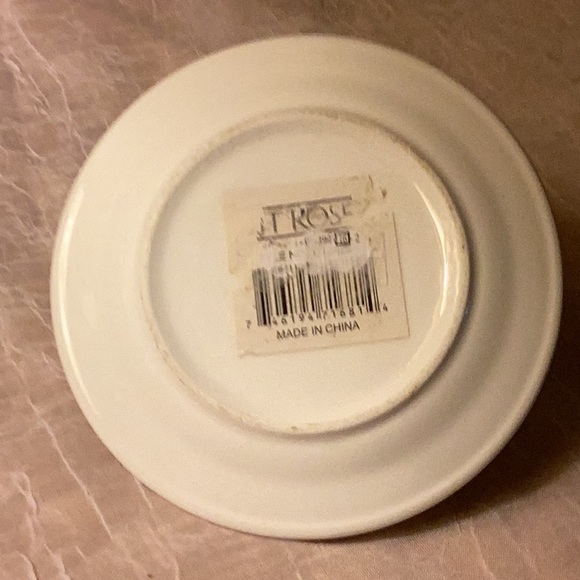 Elephant Trunk up Ring Holder gold colored on white plate- trunk missing gold - Picture 5 of 7